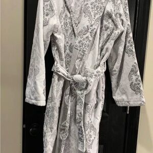 Ozdilek Turkish Linen Bathrobe | Elegant Damask Design